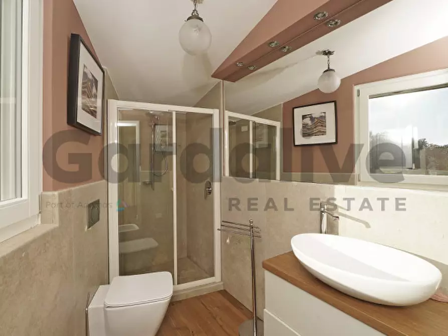 Immagine 13 di Villa in vendita  in Via Paradiso, 2 a San Felice Del Benaco