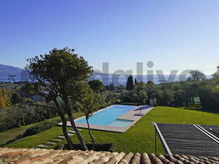 Immagine 18 di Villa in vendita  in Via Paradiso, 2 a San Felice Del Benaco