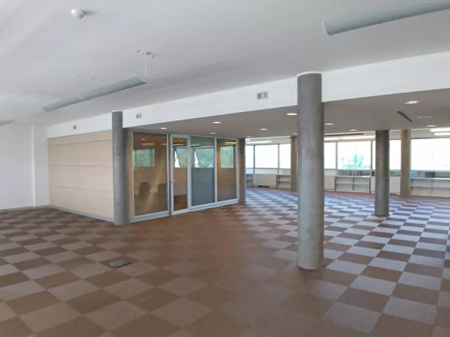 Immagine 8 di Ufficio in affitto  in VIA MIRAMARE a Milano