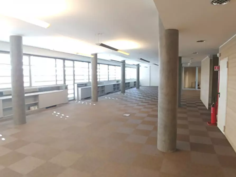 Immagine 21 di Ufficio in affitto  in VIA MIRAMARE a Milano