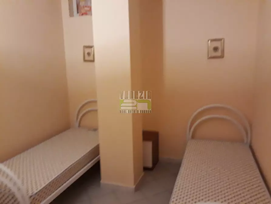 Immagine 15 di Villa in vendita  in Viale Aldo Moro a Avola