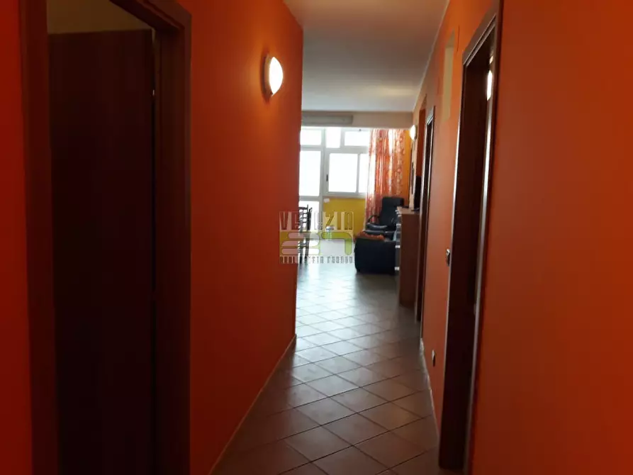 Immagine 17 di Villa in vendita  in Viale Aldo Moro a Avola