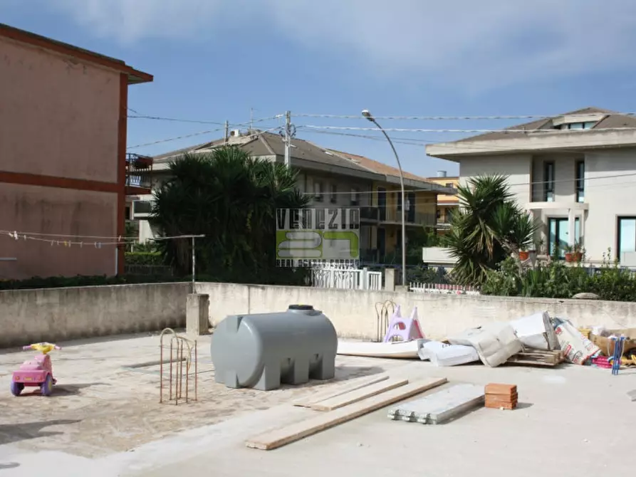 Immagine 24 di Villa in vendita  in Viale Aldo Moro a Avola