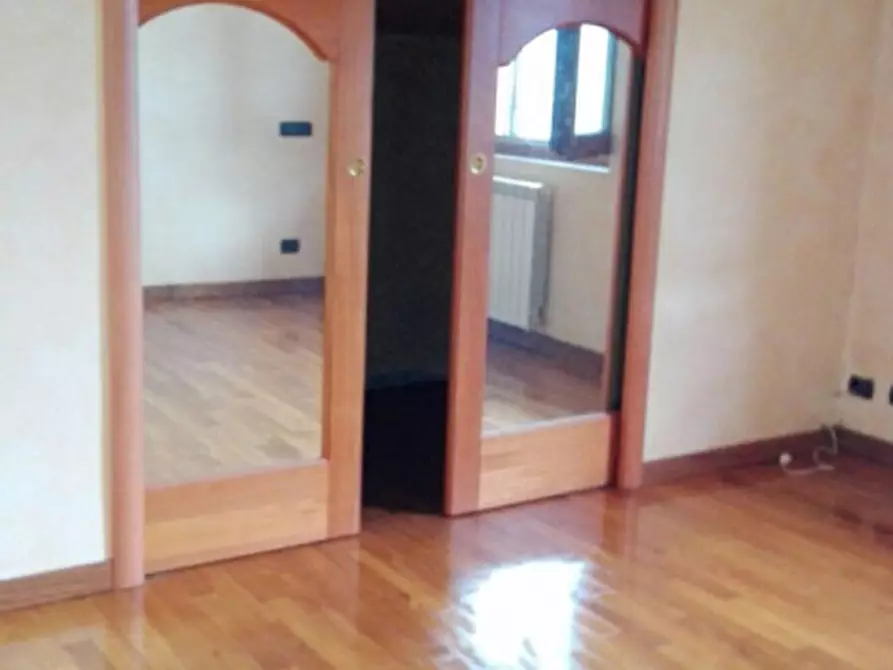 Immagine 23 di Appartamento in vendita  in Via Europa a Sant'angelo Romano