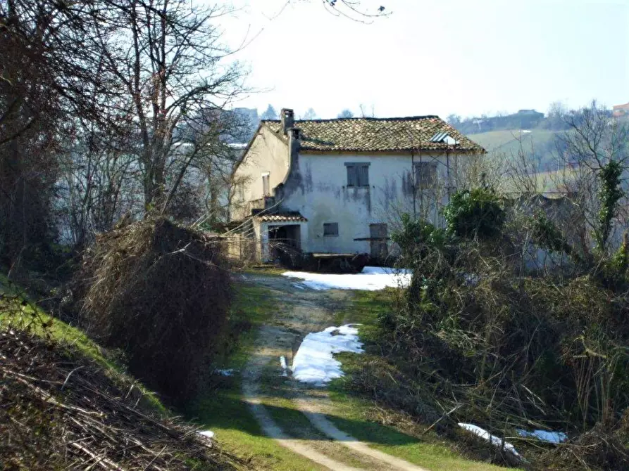 Immagine 2 di Rustico / casale in vendita  in via roma a Petriano