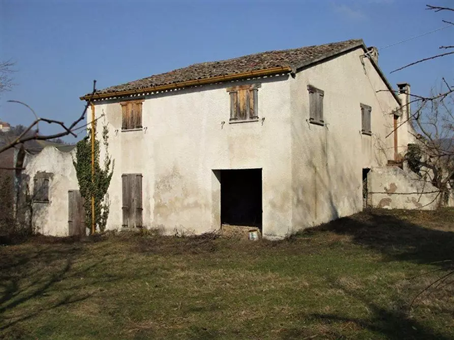 Immagine 5 di Rustico / casale in vendita  in via roma a Petriano