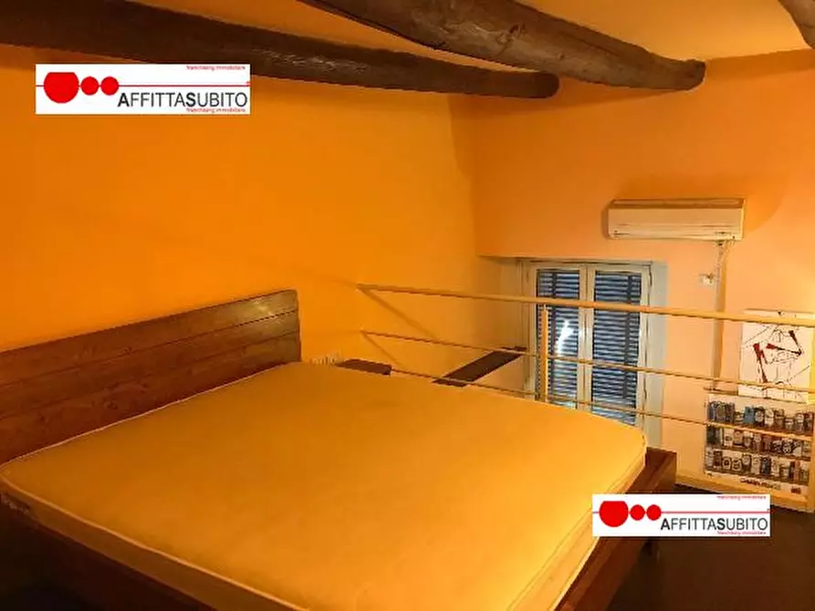 Immagine 2 di Appartamento in affitto  in Vico Montesanto 40 a Napoli