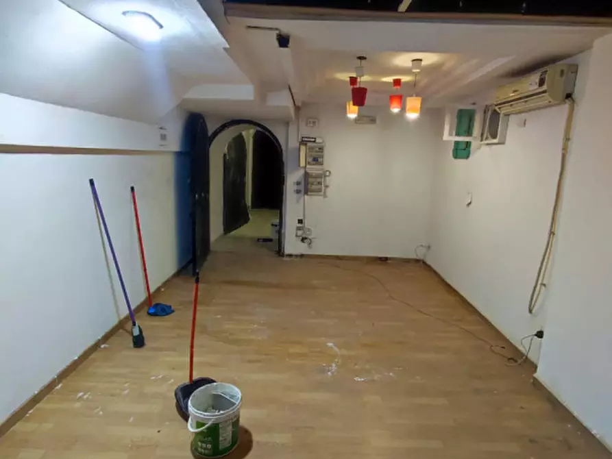 Immagine 4 di Attività commerciale in affitto  in Via Scarlatti a Napoli