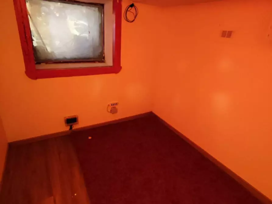 Immagine 6 di Attività commerciale in affitto  in Via Scarlatti a Napoli