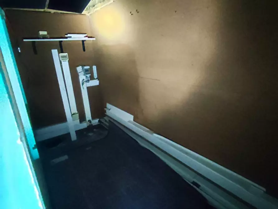 Immagine 9 di Attività commerciale in affitto  in Via Scarlatti a Napoli