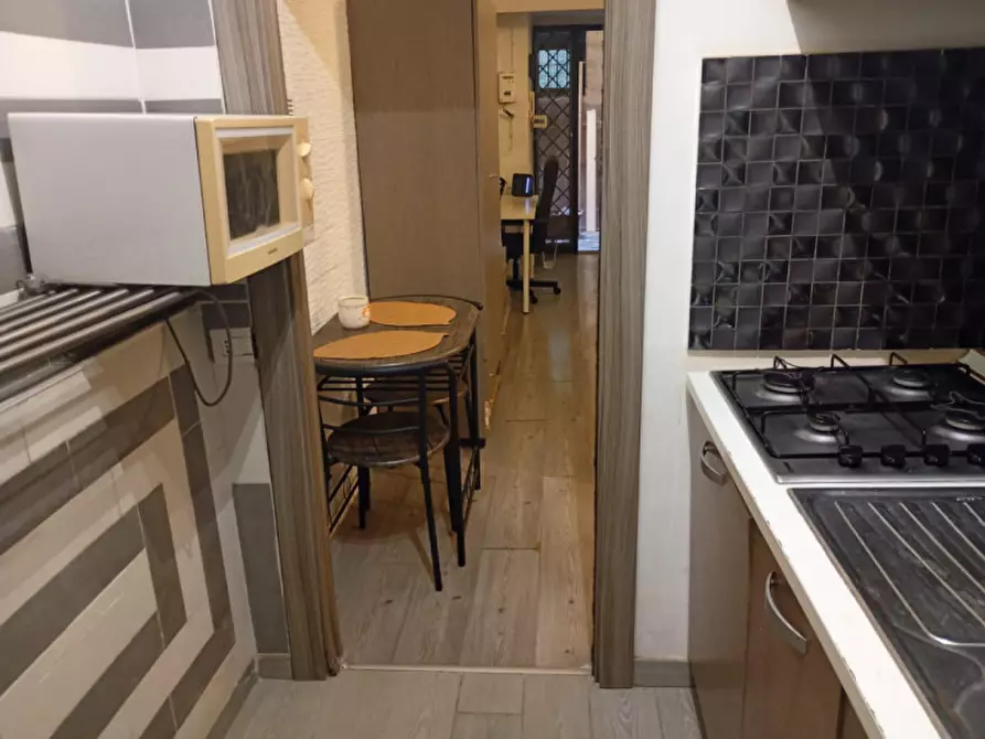 Immagine 27 di Appartamento in affitto  in Via Calata San Marco 18 a Napoli