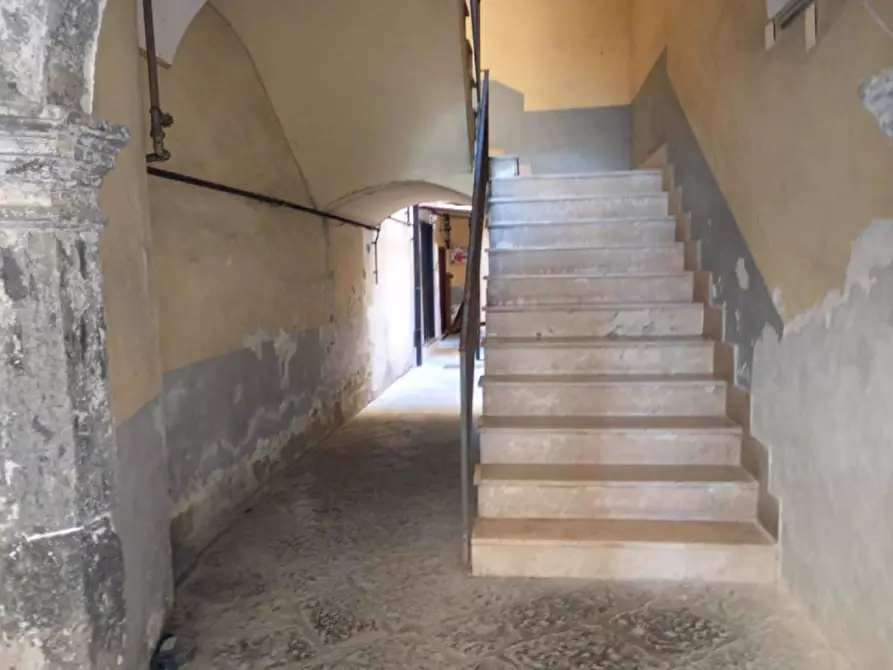 Immagine 35 di Appartamento in affitto  in Via Calata San Marco 18 a Napoli