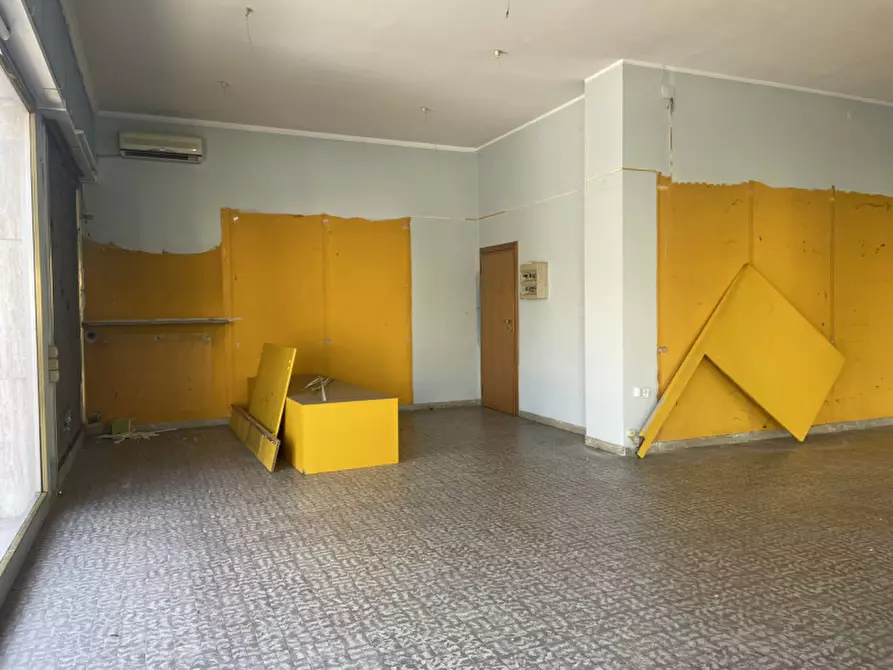 Immagine 3 di Negozio in affitto  a Battaglia Terme