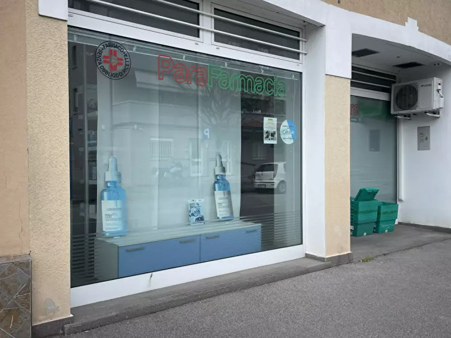 Immagine 4 di Negozio in affitto  in viale roma a Battaglia Terme