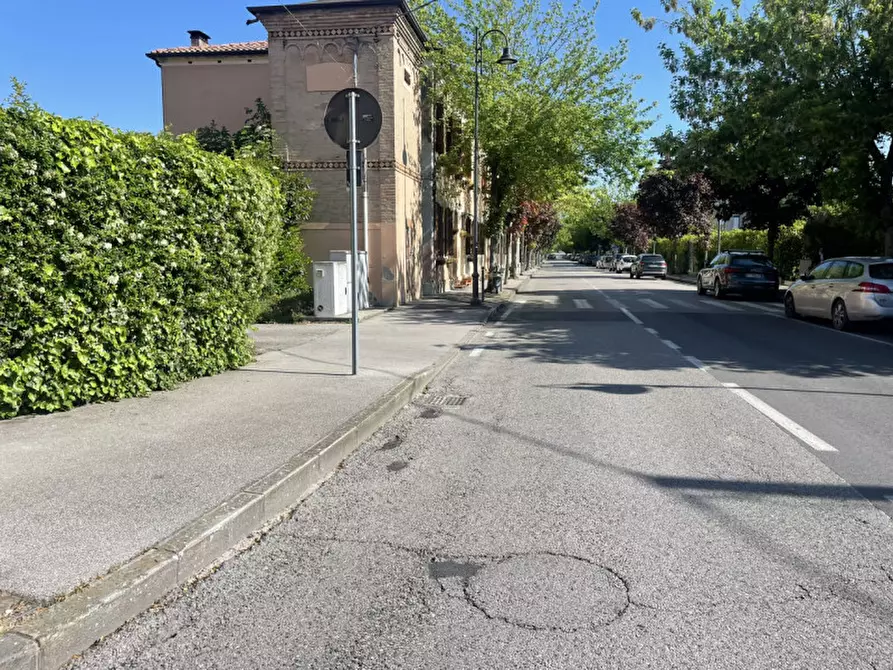 Immagine 11 di Negozio in affitto  in viale roma a Battaglia Terme