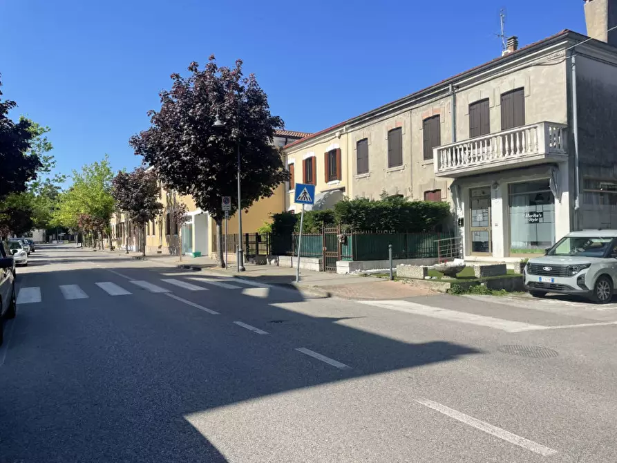 Immagine 12 di Negozio in affitto  in viale roma a Battaglia Terme