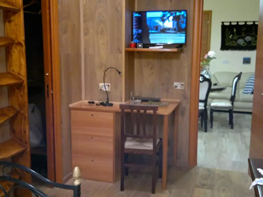Immagine 3 di Camera in affitto  in via tribunali 236 a Napoli