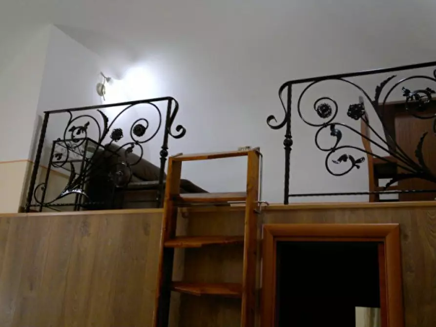 Immagine 4 di Camera in affitto  in via tribunali 236 a Napoli