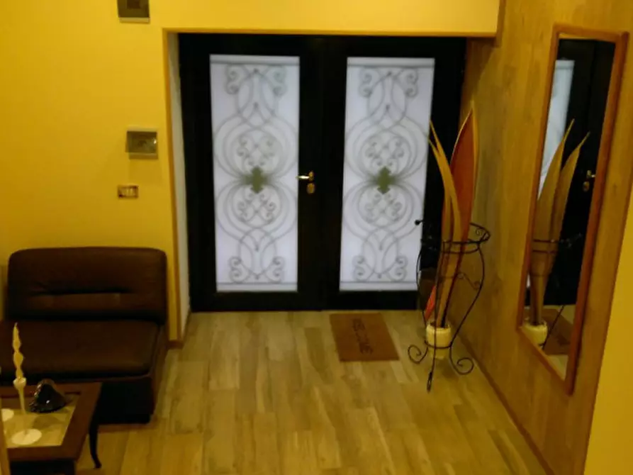 Immagine 16 di Camera in affitto  in via tribunali 236 a Napoli
