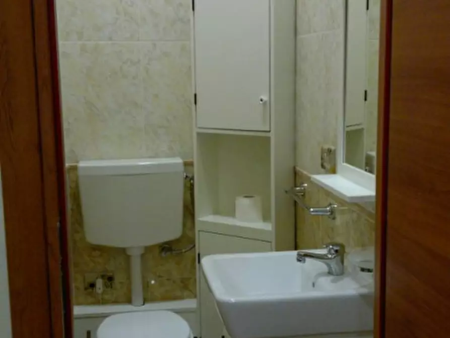 Immagine 17 di Camera in affitto  in via tribunali 236 a Napoli