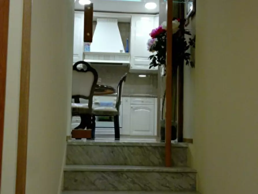 Immagine 18 di Camera in affitto  in via tribunali 236 a Napoli