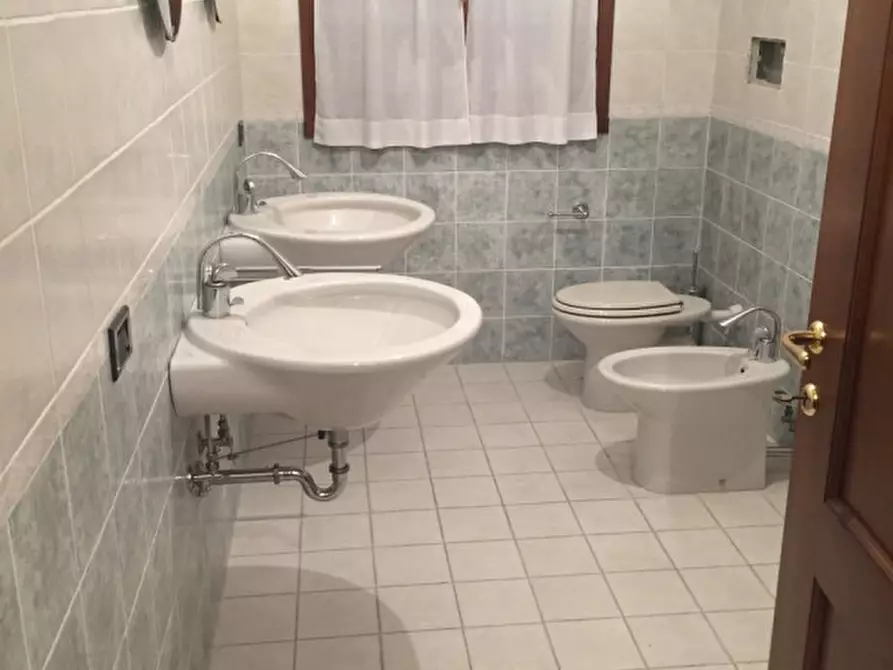 Immagine 5 di Villa in vendita  in massanzago a Massanzago