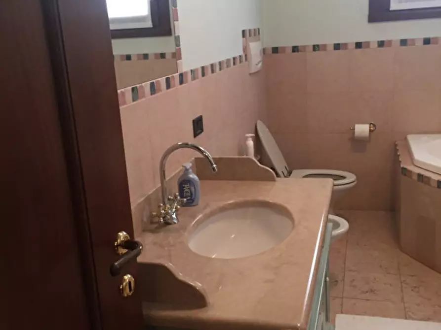 Immagine 9 di Villa in vendita  in massanzago a Massanzago