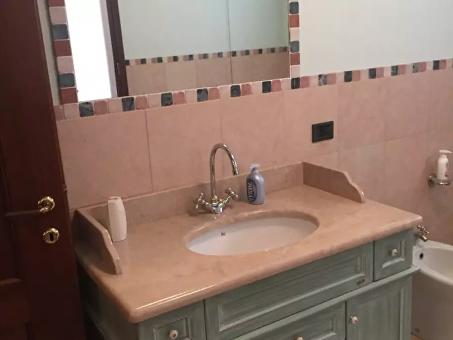 Immagine 11 di Villa in vendita  in massanzago a Massanzago