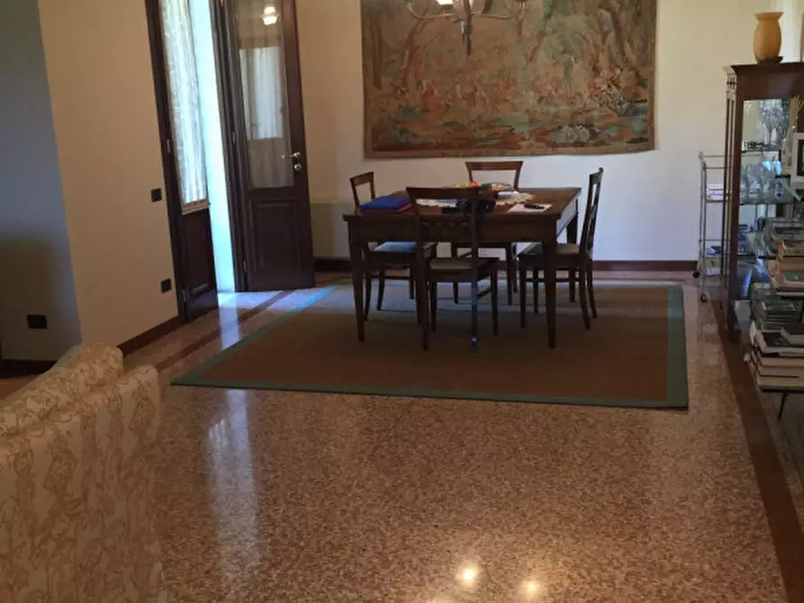 Immagine 13 di Villa in vendita  in massanzago a Massanzago