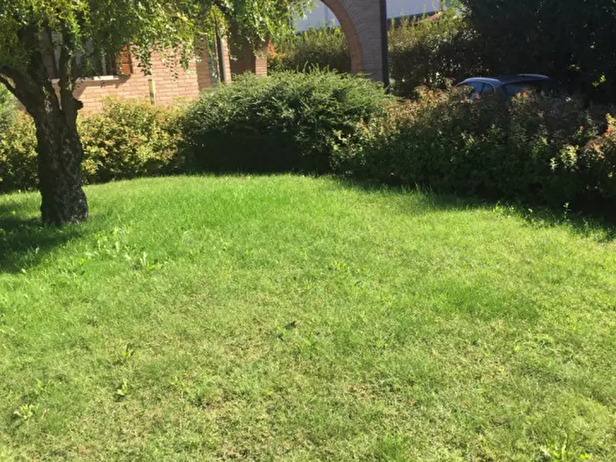 Immagine 18 di Villa in vendita  in massanzago a Massanzago