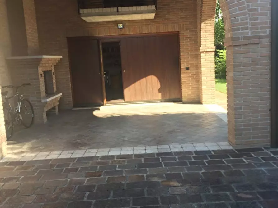 Immagine 21 di Villa in vendita  in massanzago a Massanzago