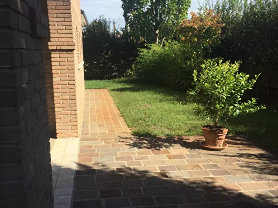 Immagine 23 di Villa in vendita  in massanzago a Massanzago