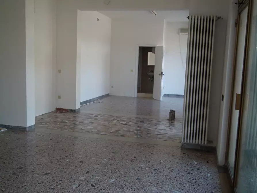 Immagine 3 di Laboratorio in affitto  a Maser