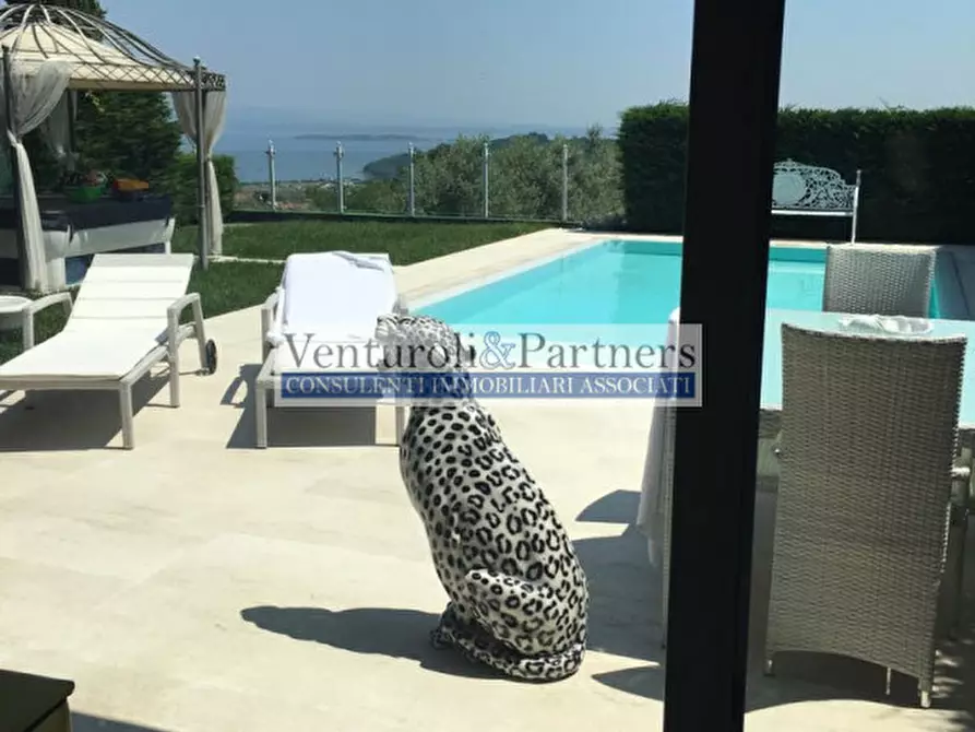 Immagine 8 di Villa in vendita  in via Barcuzzi a Lonato del Garda