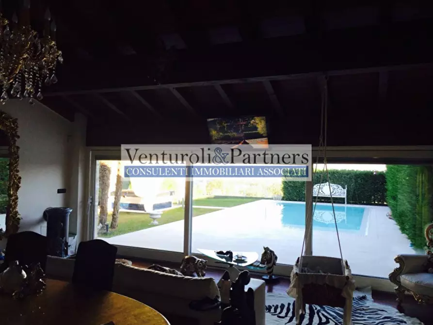 Immagine 9 di Villa in vendita  in via Barcuzzi a Lonato del Garda