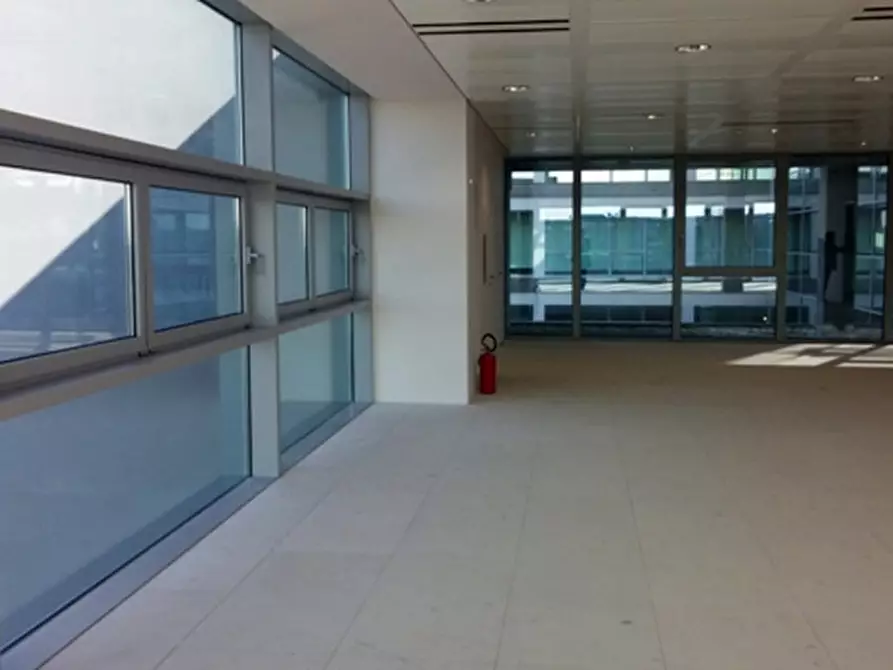 Immagine 10 di Ufficio in affitto  in VIA MONDADORI a Segrate