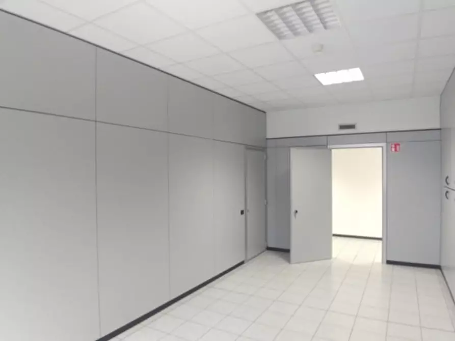 Immagine 10 di Ufficio in affitto  in VIA BURONA a Vimodrone