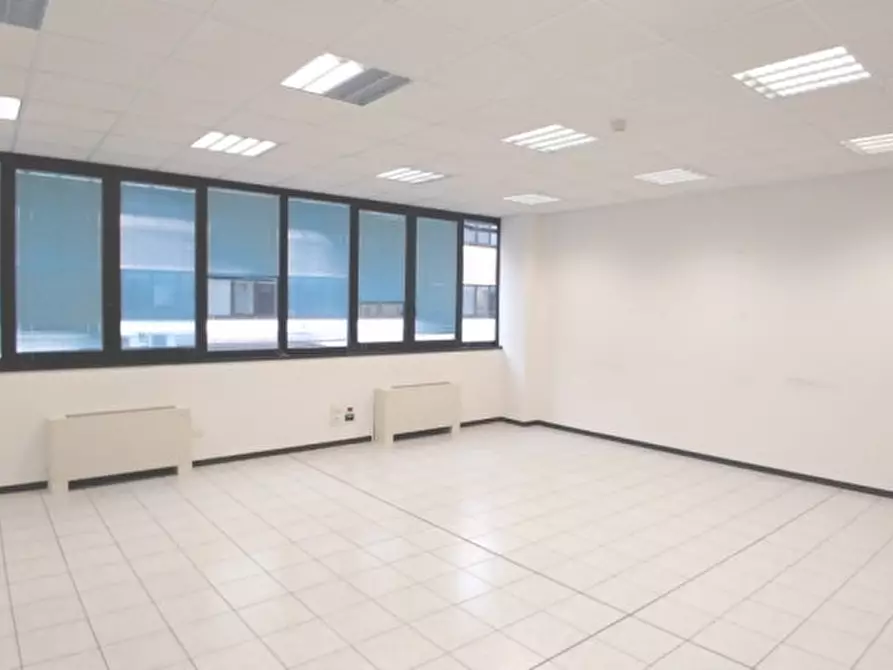 Immagine 11 di Ufficio in affitto  in VIA BURONA a Vimodrone