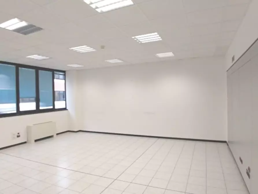 Immagine 12 di Ufficio in affitto  in VIA BURONA a Vimodrone