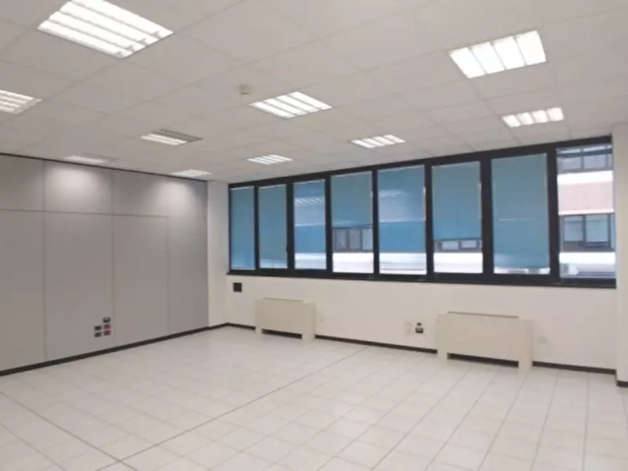 Immagine 13 di Ufficio in affitto  in VIA BURONA a Vimodrone