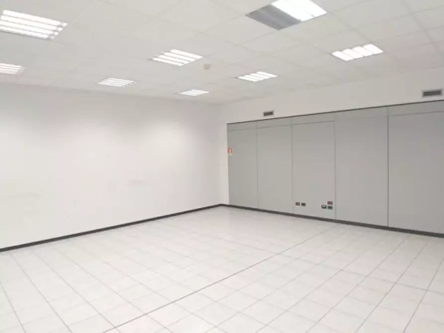 Immagine 20 di Ufficio in affitto  in VIA BURONA a Vimodrone