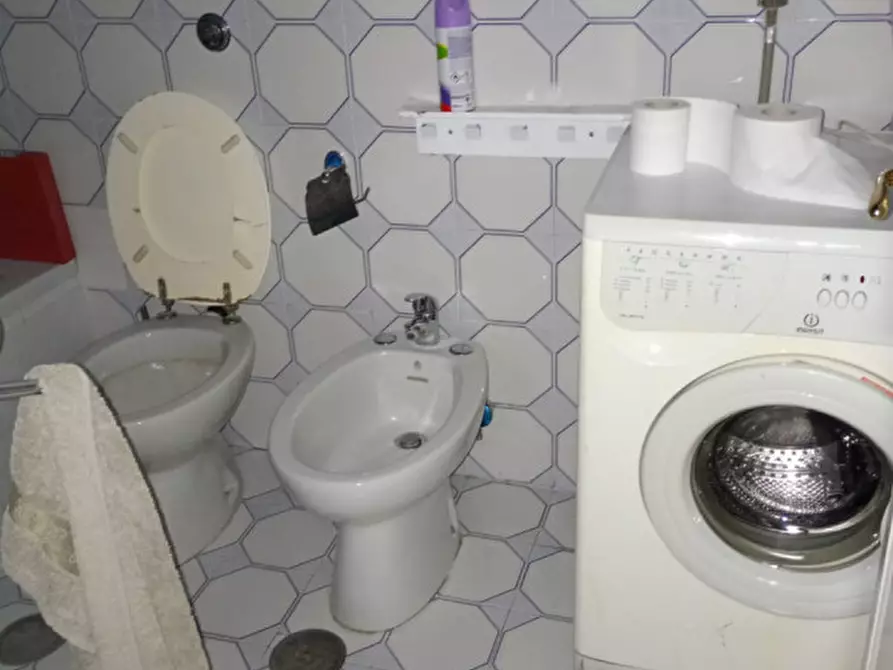 Immagine 8 di Appartamento in affitto  in Largo Tarsia a Napoli