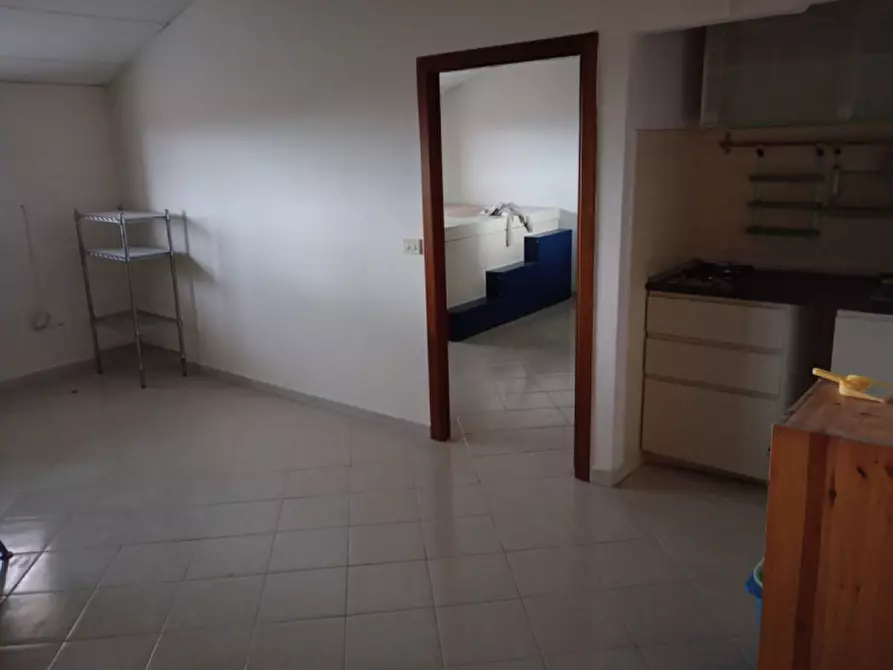 Immagine 14 di Appartamento in affitto  in Largo Tarsia a Napoli