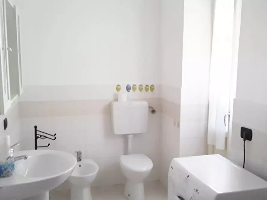 Immagine 10 di Appartamento in affitto  in Via Vittorio Emanuele a La Morra