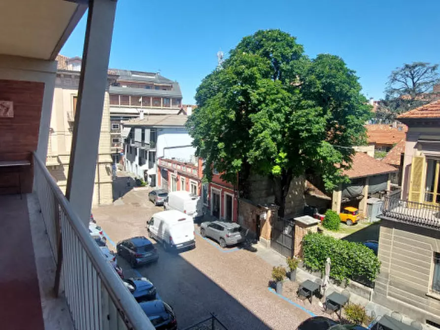 Immagine 1 di Appartamento in affitto  in Via Vittorio Alfieri a Alba