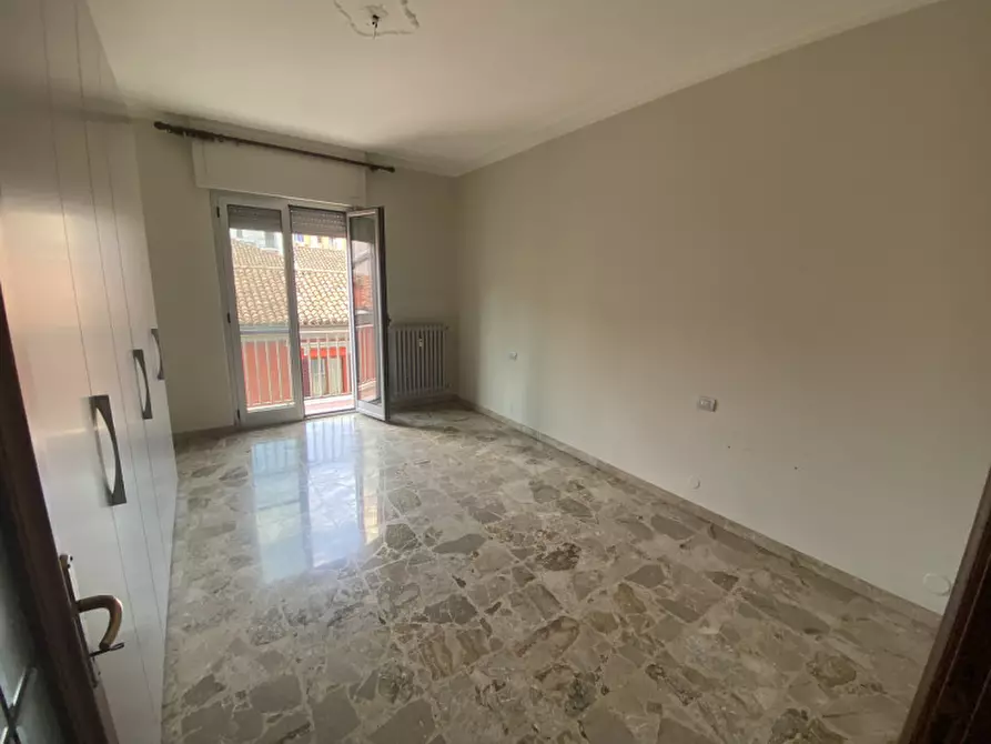 Immagine 13 di Appartamento in affitto  in Via Vittorio Alfieri a Alba