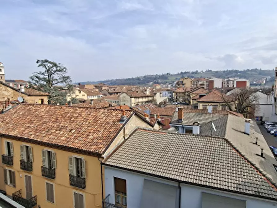 Immagine 2 di Appartamento in vendita  in Via Vittorio Emanuele a Alba