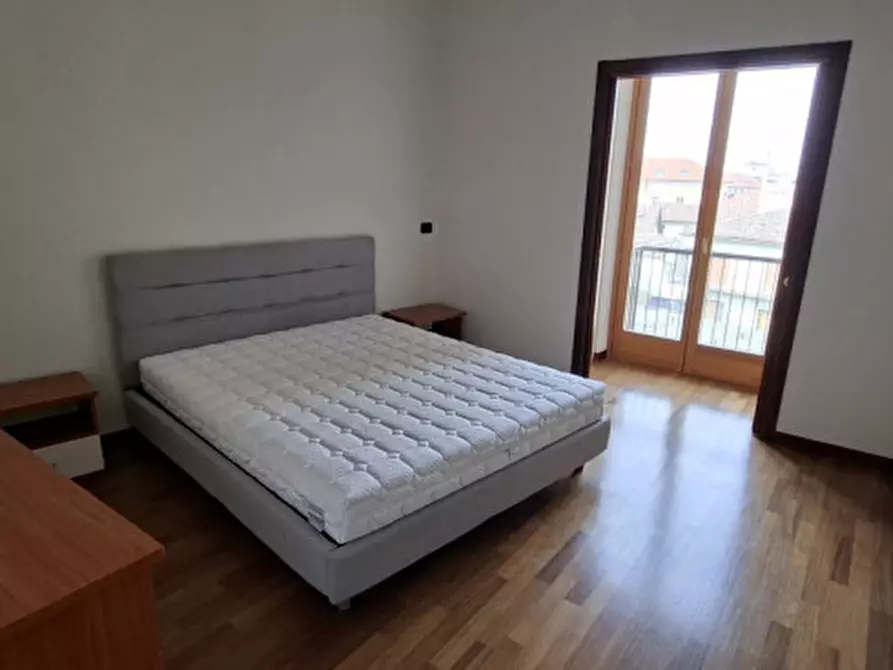 Immagine 7 di Appartamento in vendita  in Via Vittorio Emanuele a Alba