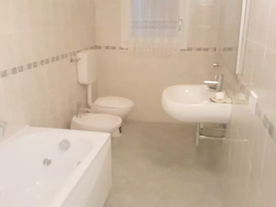 Immagine 9 di Appartamento in vendita  in via giolitti a Padova