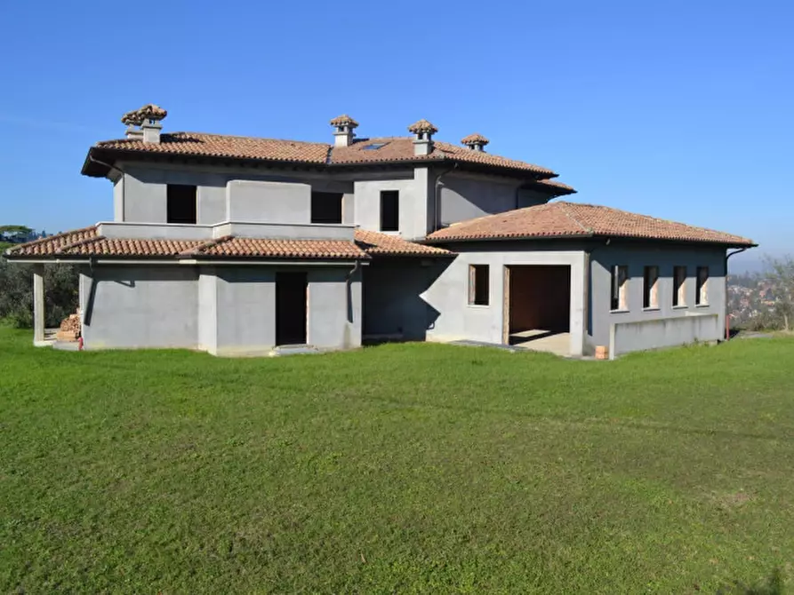 Immagine 2 di Villa in vendita  a Cesena